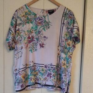 Liz Claiborne Cream Graphic Blouse Relaxed Fit